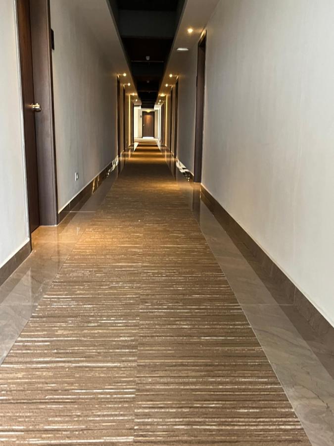Presidency Airport Hotel Kochi Exteriör bild