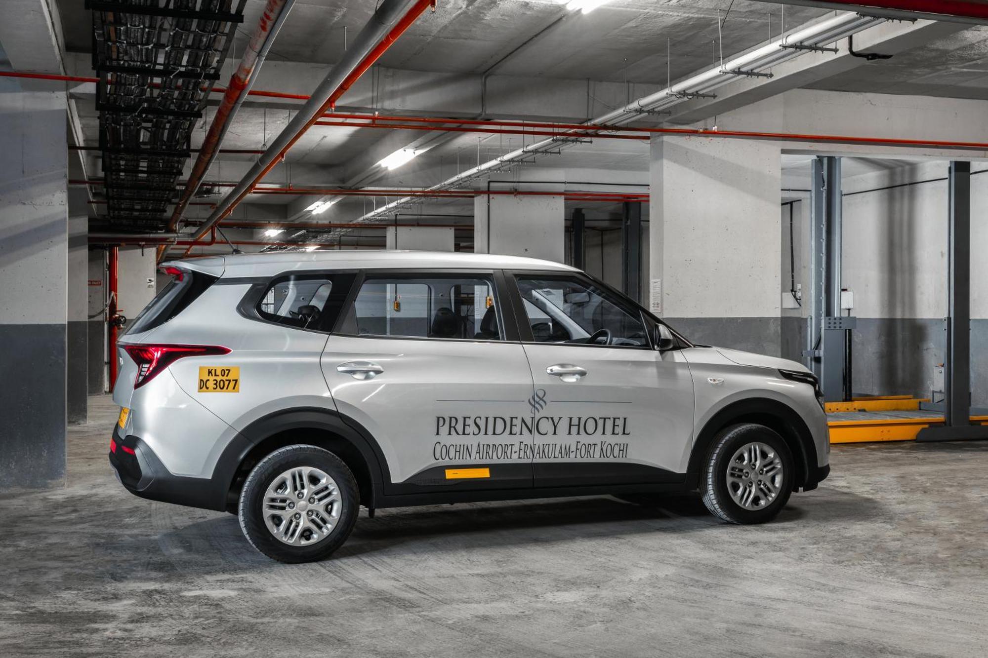 Presidency Airport Hotel Kochi Exteriör bild