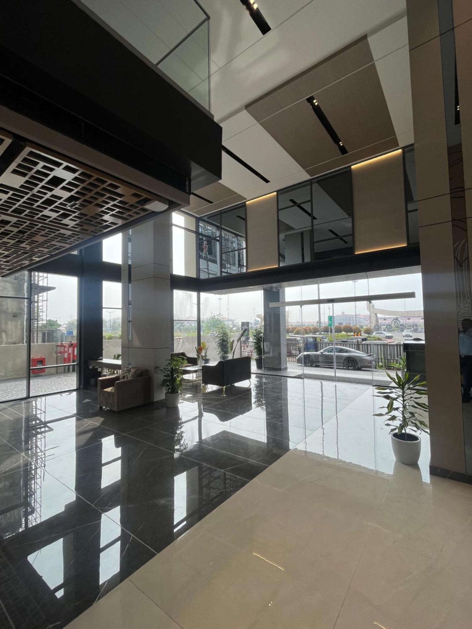 Presidency Airport Hotel Kochi Exteriör bild